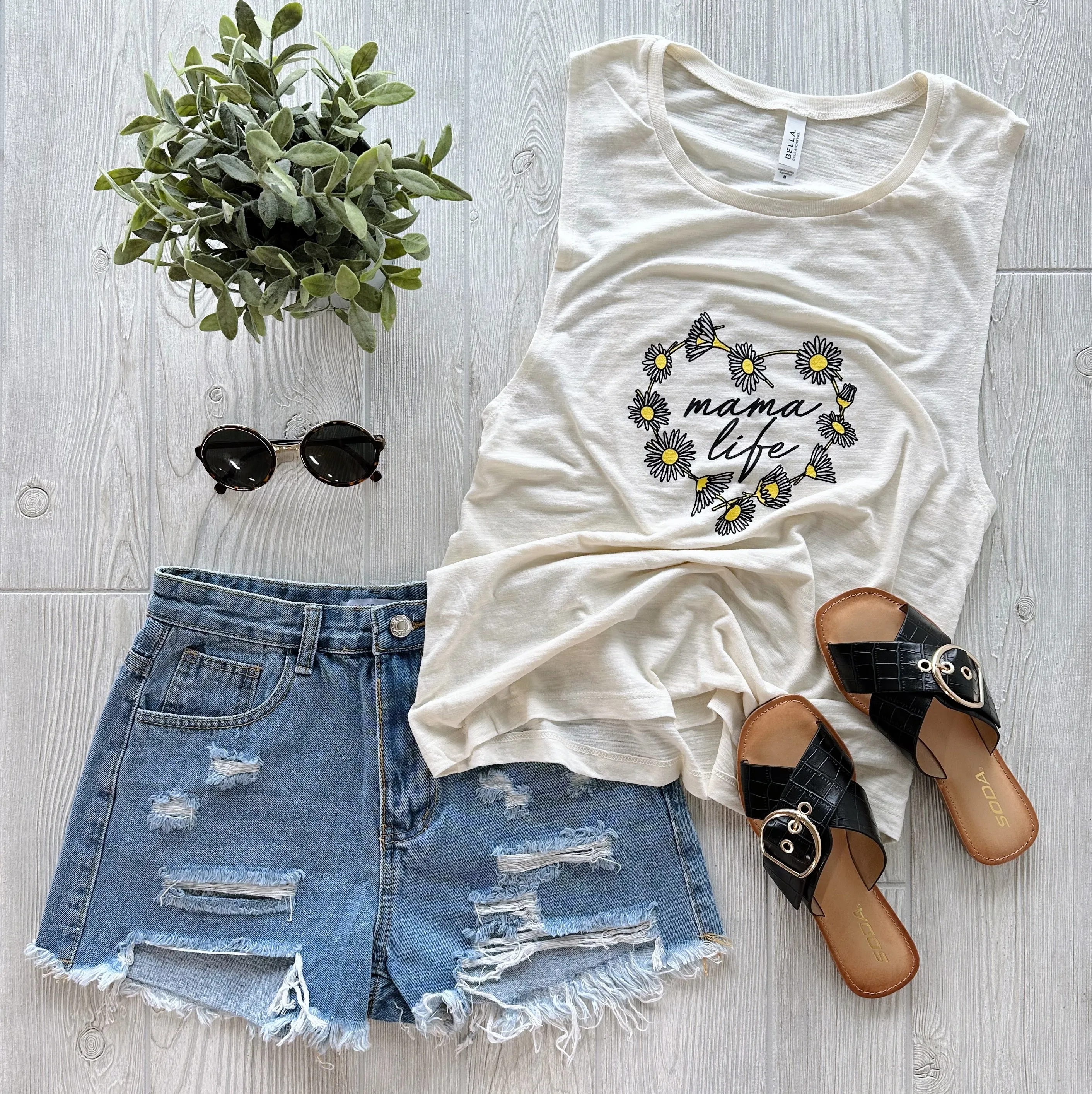 Daisy Heart • Scoop Tank